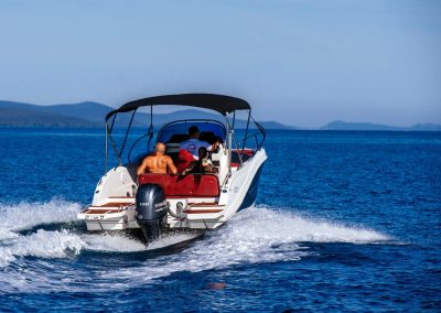 3 Okiboats Barracuda 595 Sundeck Okiboats Barracuda 595 Sundeck