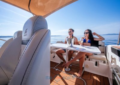 Karnic 7.8 Sundeck 6 Karnic 7.8 Sundeck